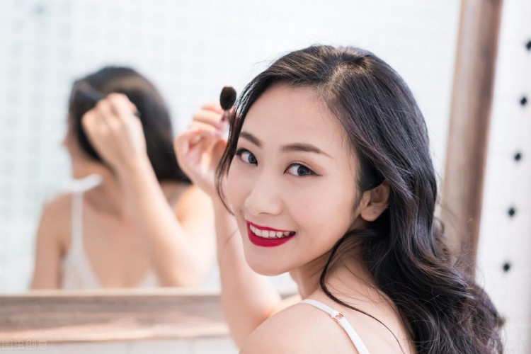 不要信任微信上的爱情要回到现实中谈一场有烟火气的恋爱