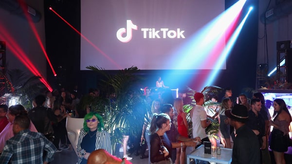 tiktok怎样开佣金账户？